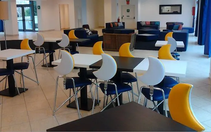 New Generation Hostel Chic Sempione Milano Italia